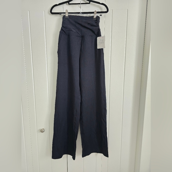 Lululemon Take It Easy pants, size 2, black - Picture 1 of 4